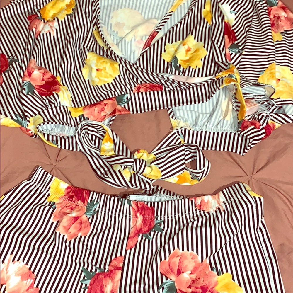 Two piece high waist crop top flared sleeves